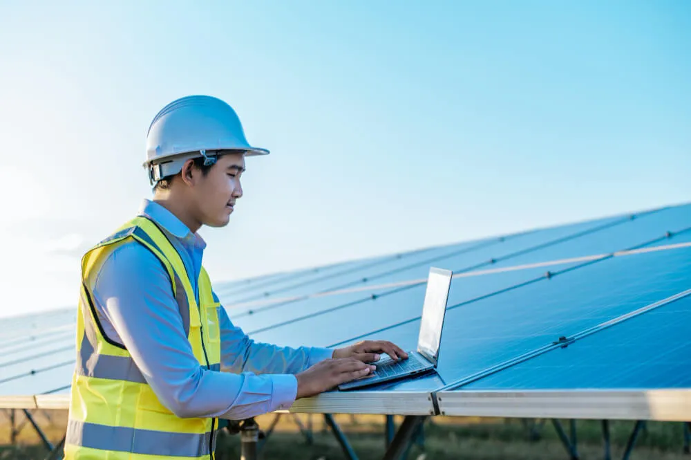 Real-time solar yield monitoring dashboard